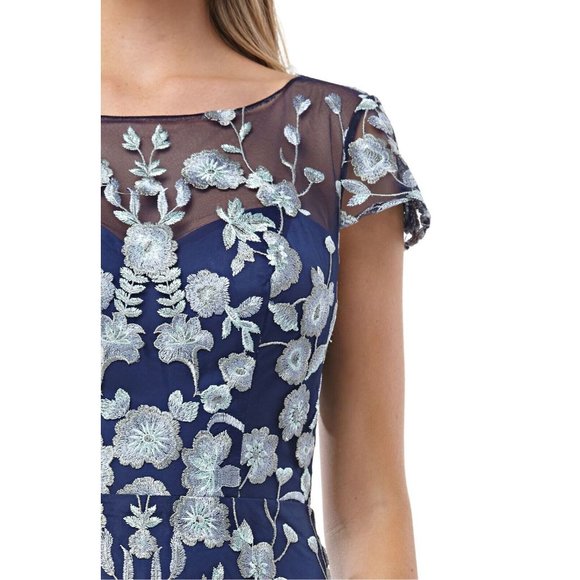 JS COLLECTIONS Embroidered Lace Gown DRESS 500$  SIZE 6 - Picture 4 of 4